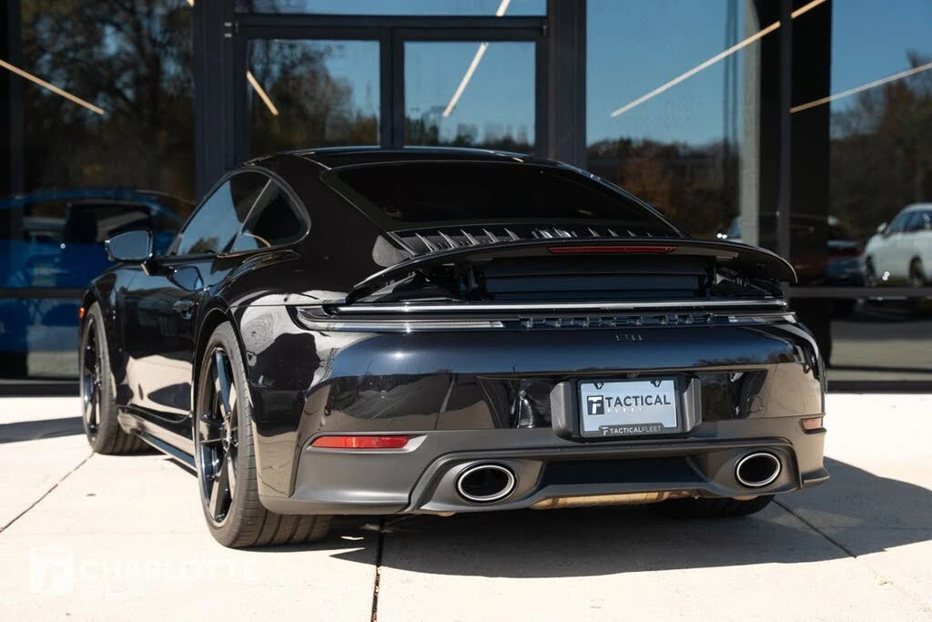 2025 Porsche 992 Carrera - Image 12 of 31