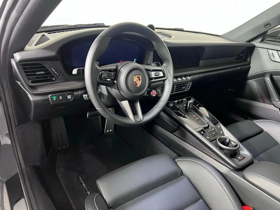 2025 Porsche 992 Carrera - Image 4 of 6