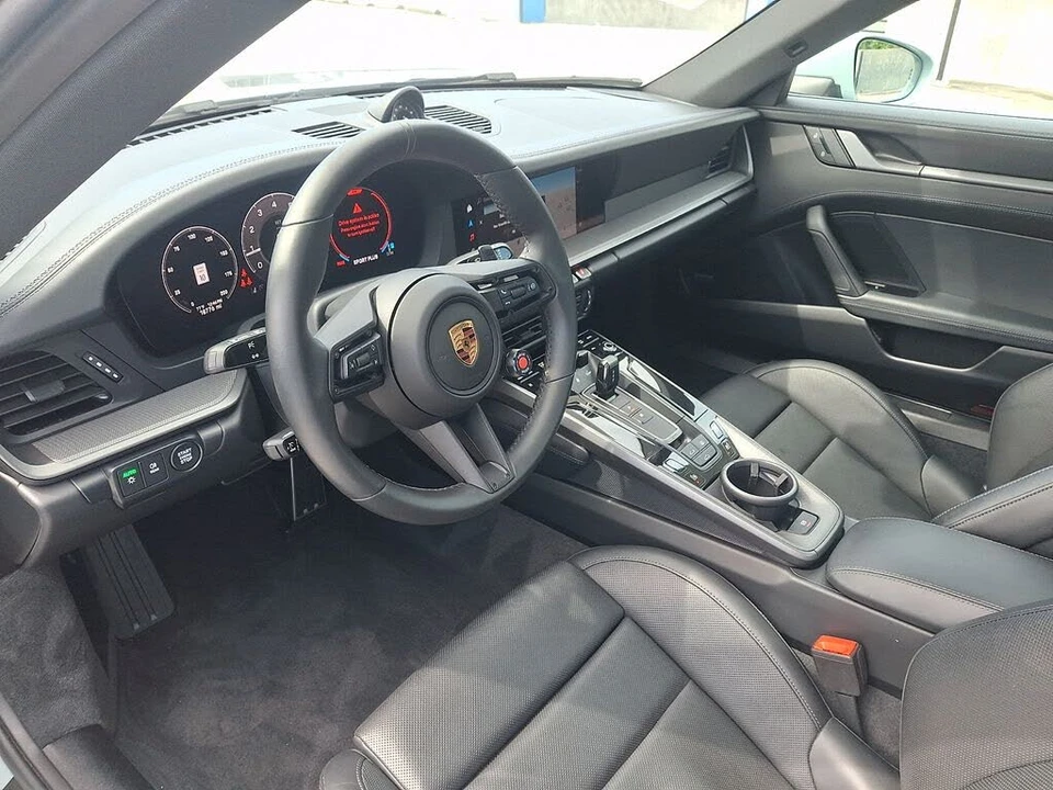 2025 Porsche 992 Carrera - Image 4 of 30