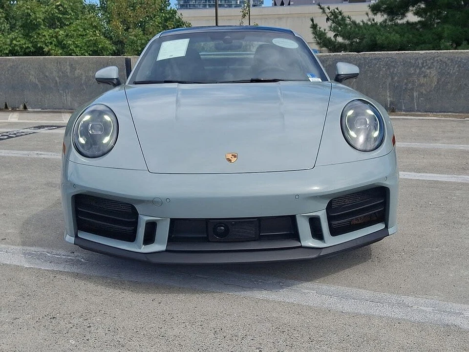 2025 Porsche 992 Carrera - Image 6 of 30