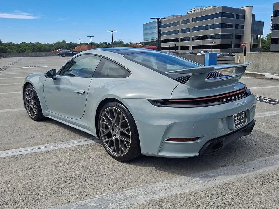 2025 Porsche 992 Carrera - Image 10 of 30