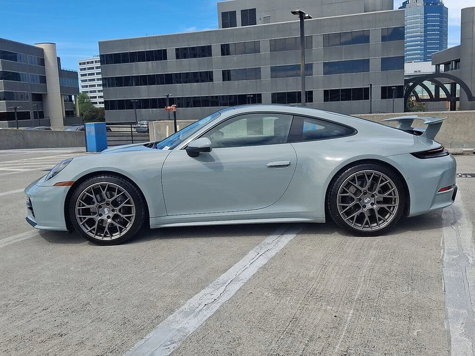 2025 Porsche 992 Carrera - Image 2 of 30