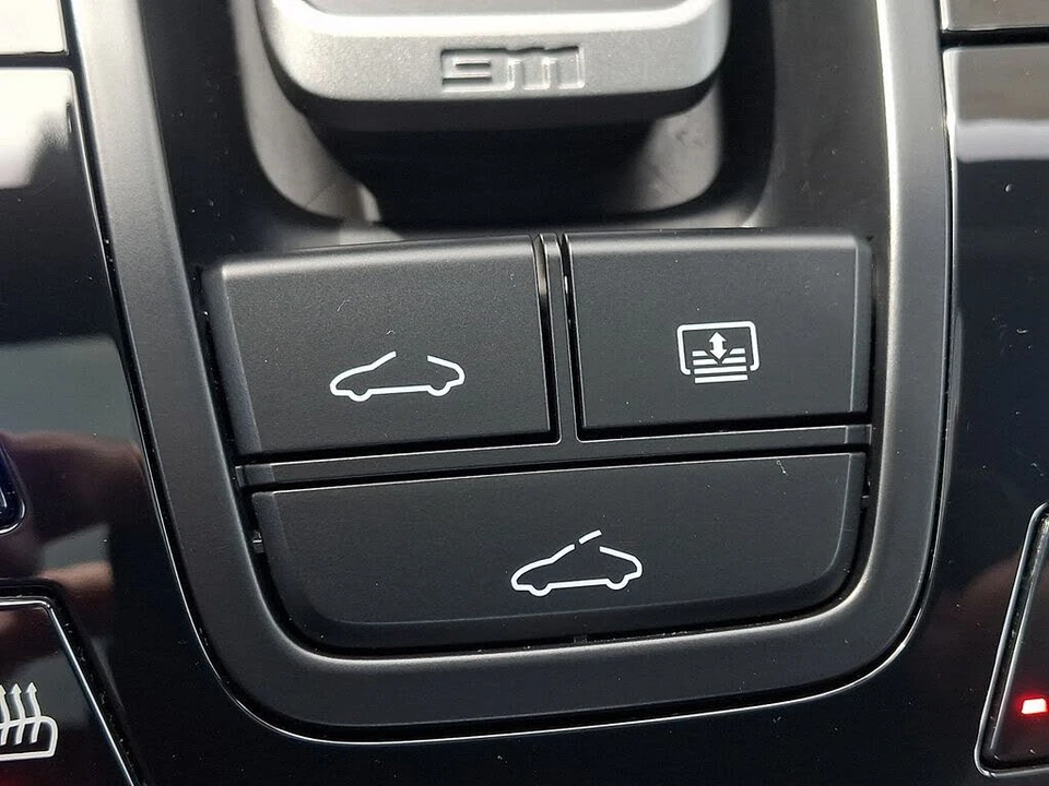 2025 Porsche 992 Carrera - Image 25 of 30