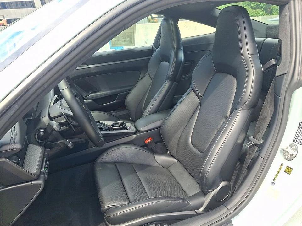 2025 Porsche 992 Carrera - Image 5 of 30