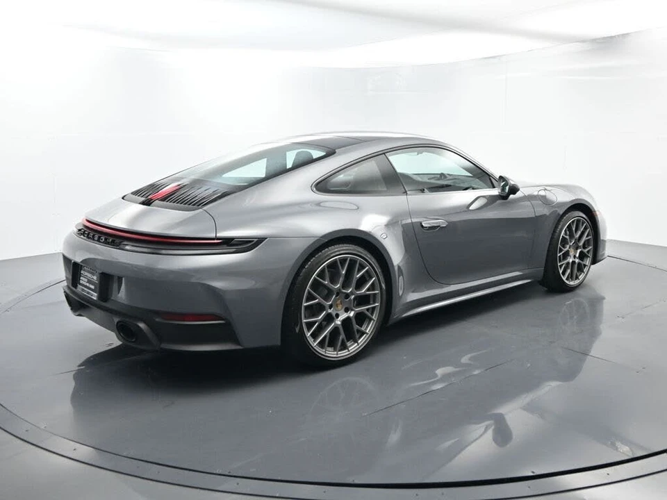 2025 Porsche 992 Carrera - Image 15 of 31
