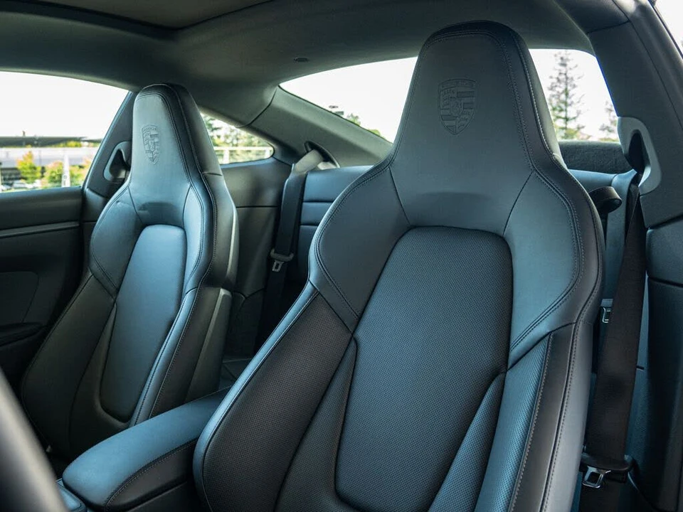 2025 Porsche 992 Carrera - Image 5 of 31