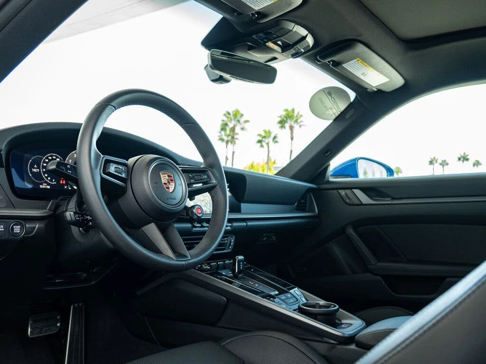 2025 Porsche 992 Carrera - Image 4 of 31