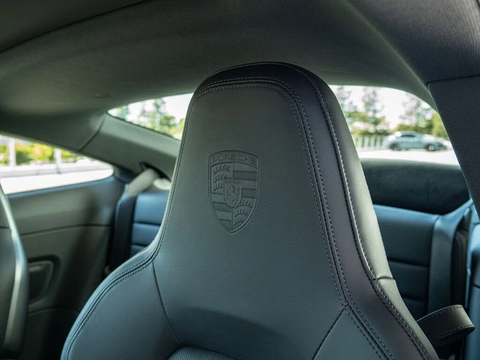 2025 Porsche 992 Carrera - Image 6 of 31
