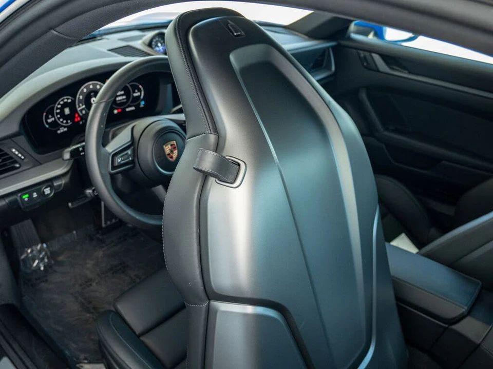 2025 Porsche 992 Carrera - Image 17 of 31