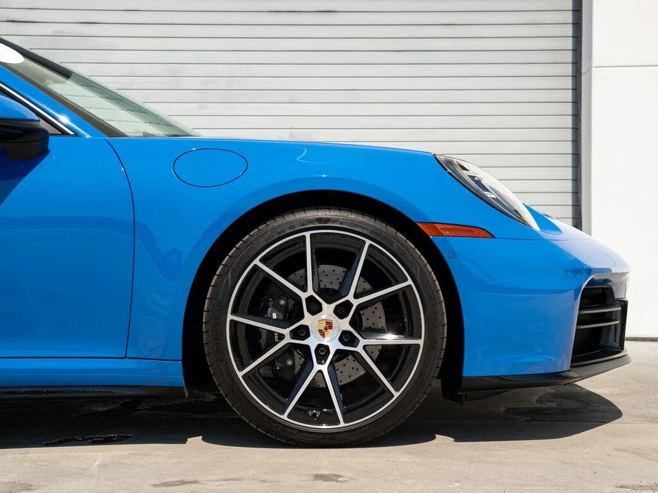 2025 Porsche 992 Carrera - Image 27 of 31