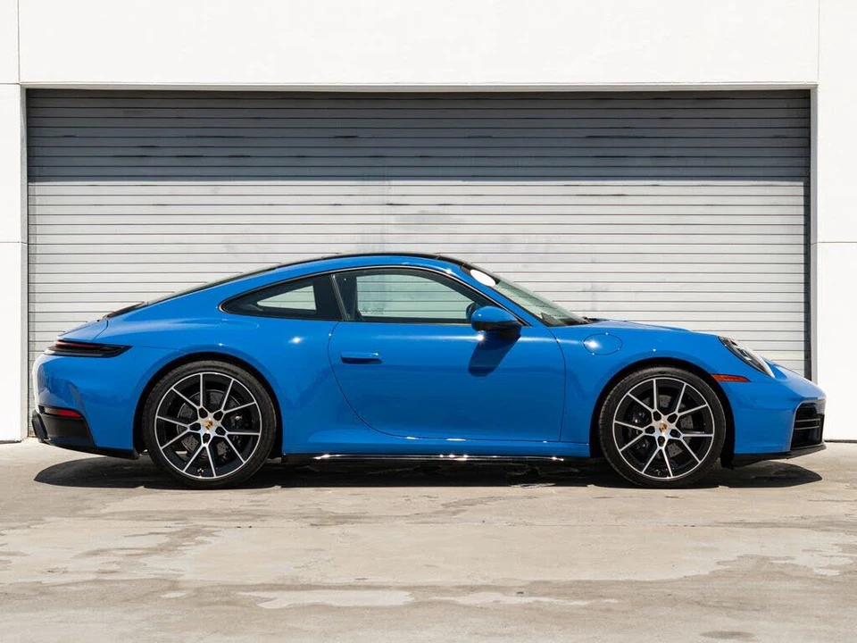 2025 Porsche 992 Carrera - Image 28 of 31