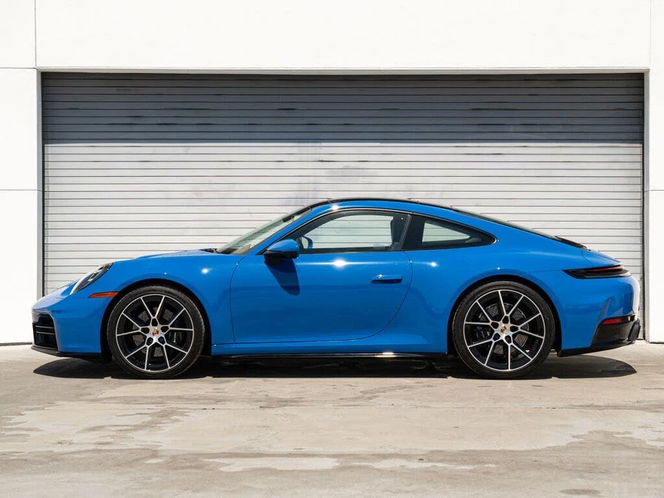 2025 Porsche 992 Carrera - Image 2 of 31