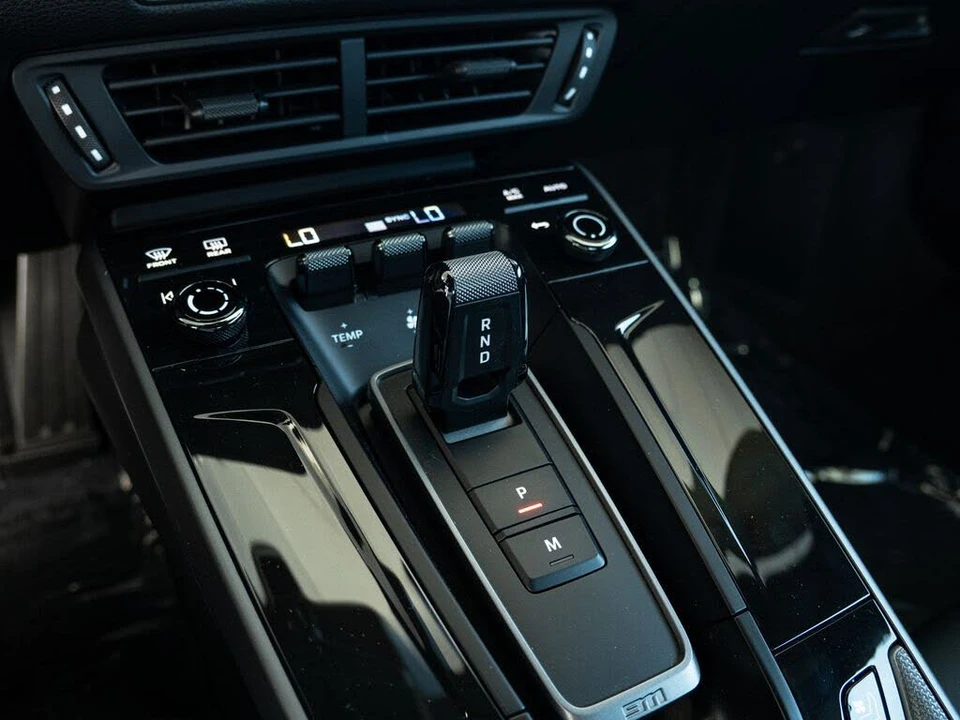 2025 Porsche 992 Carrera - Image 10 of 31