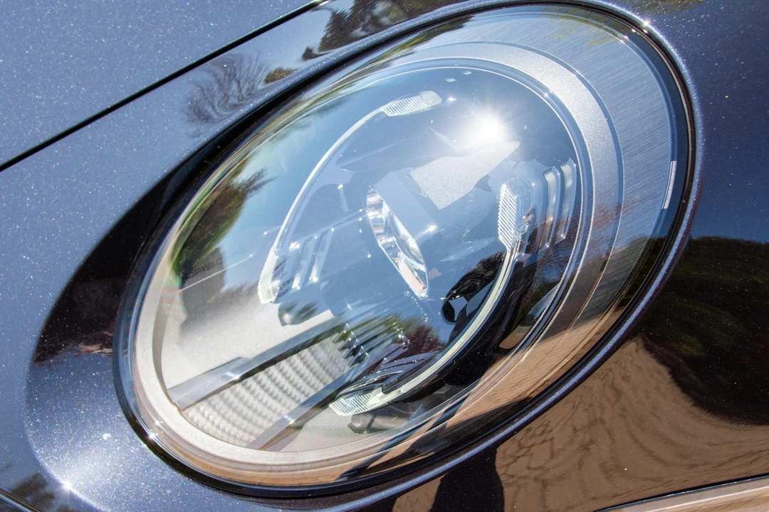 2025 Porsche 992 Carrera - Image 13 of 31