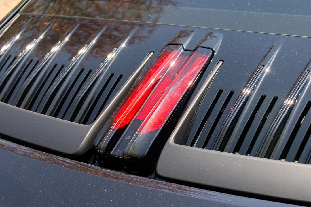 2025 Porsche 992 Carrera - Image 21 of 31