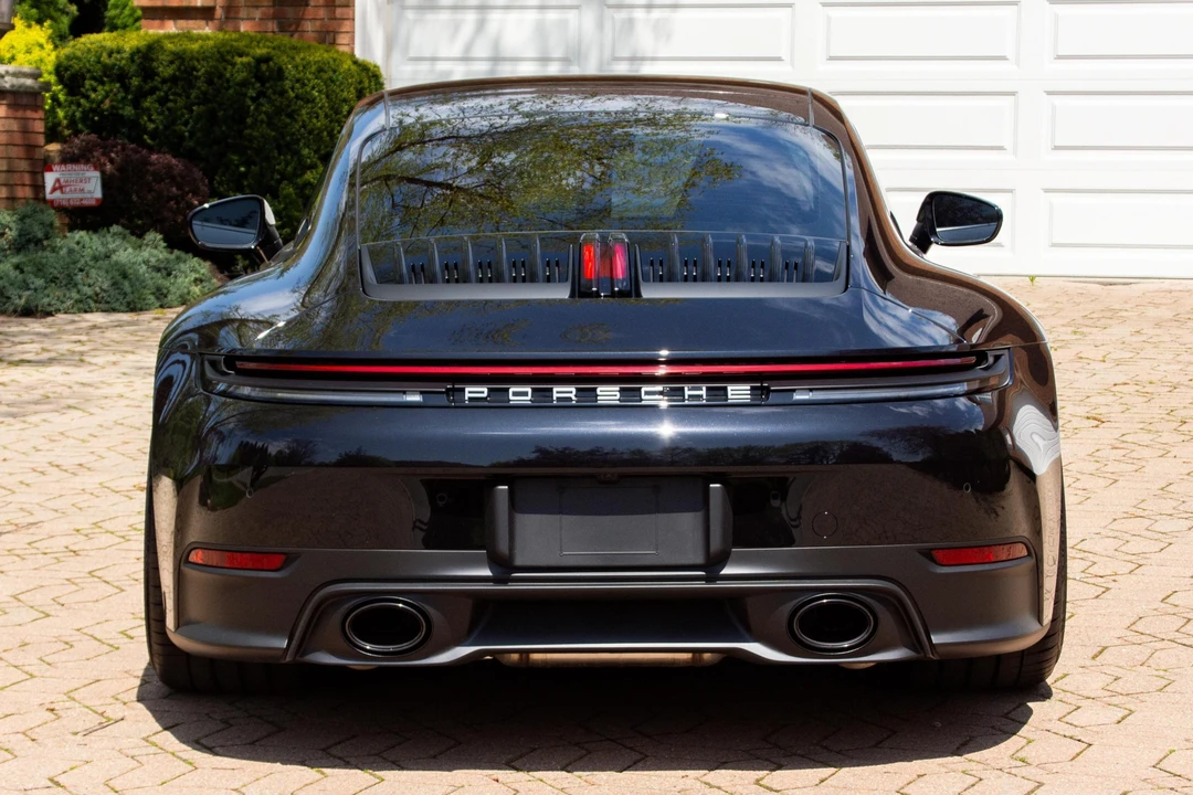 2025 Porsche 992 Carrera - Image 5 of 31