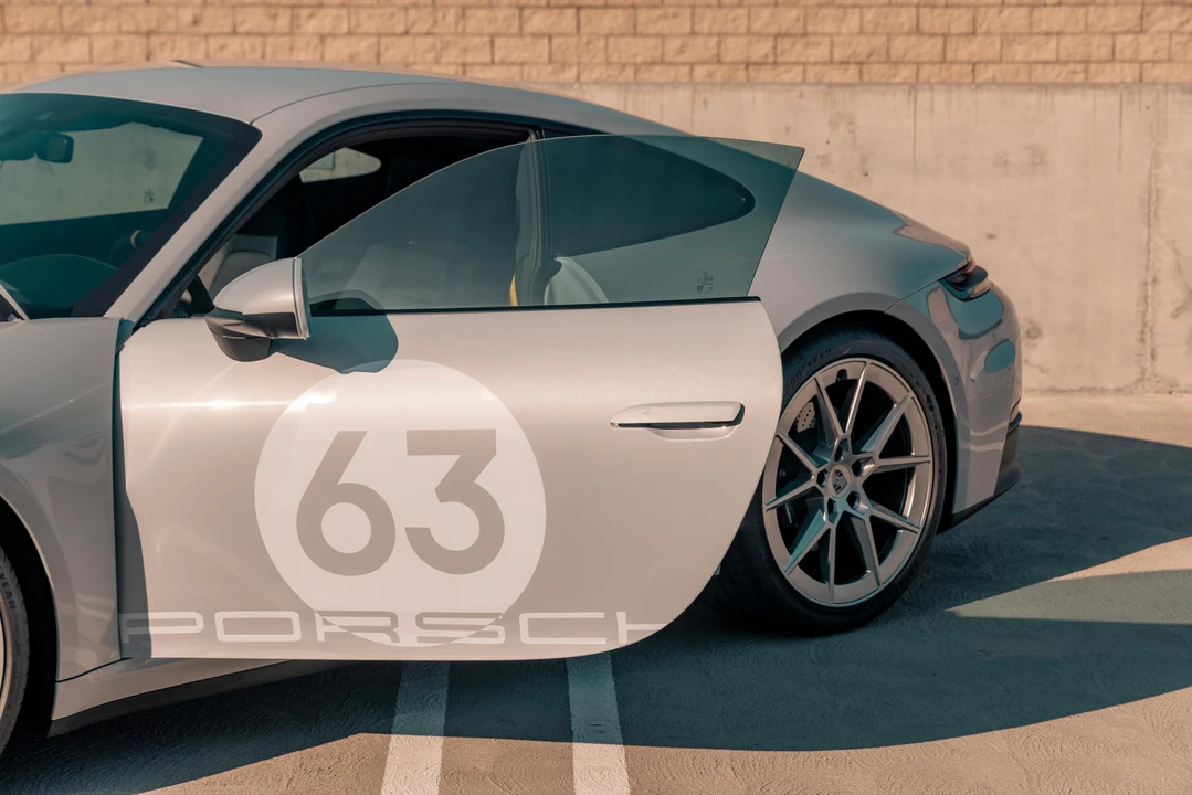 2025 Porsche 992 Carrera - Image 20 of 31