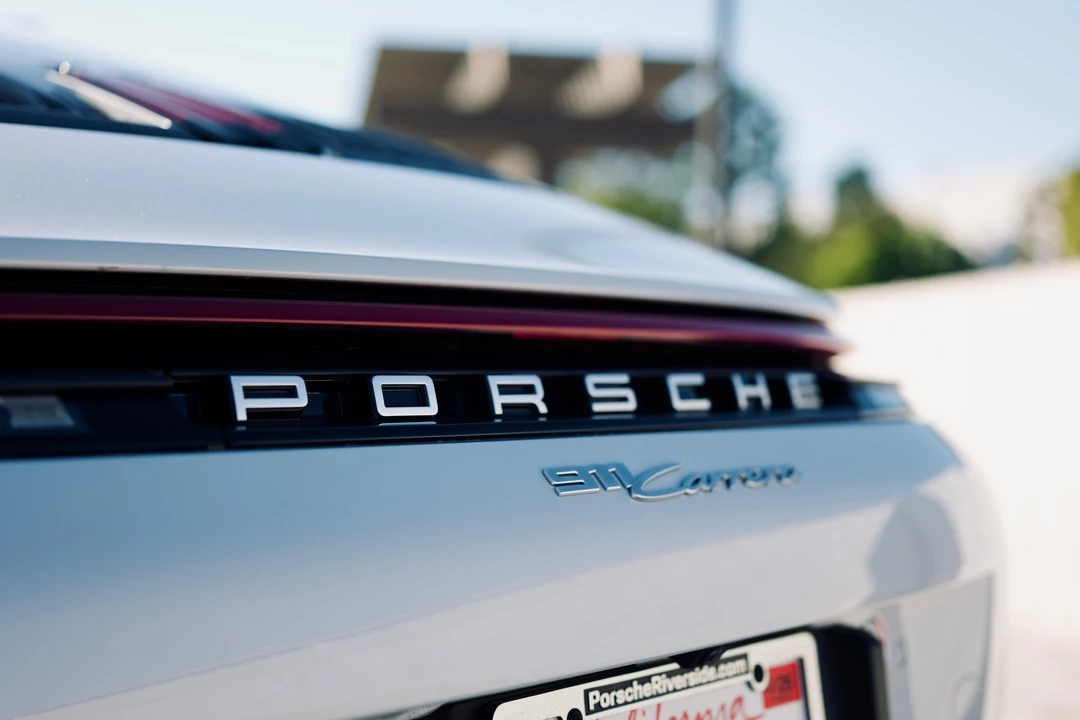 2025 Porsche 992 Carrera - Image 23 of 31
