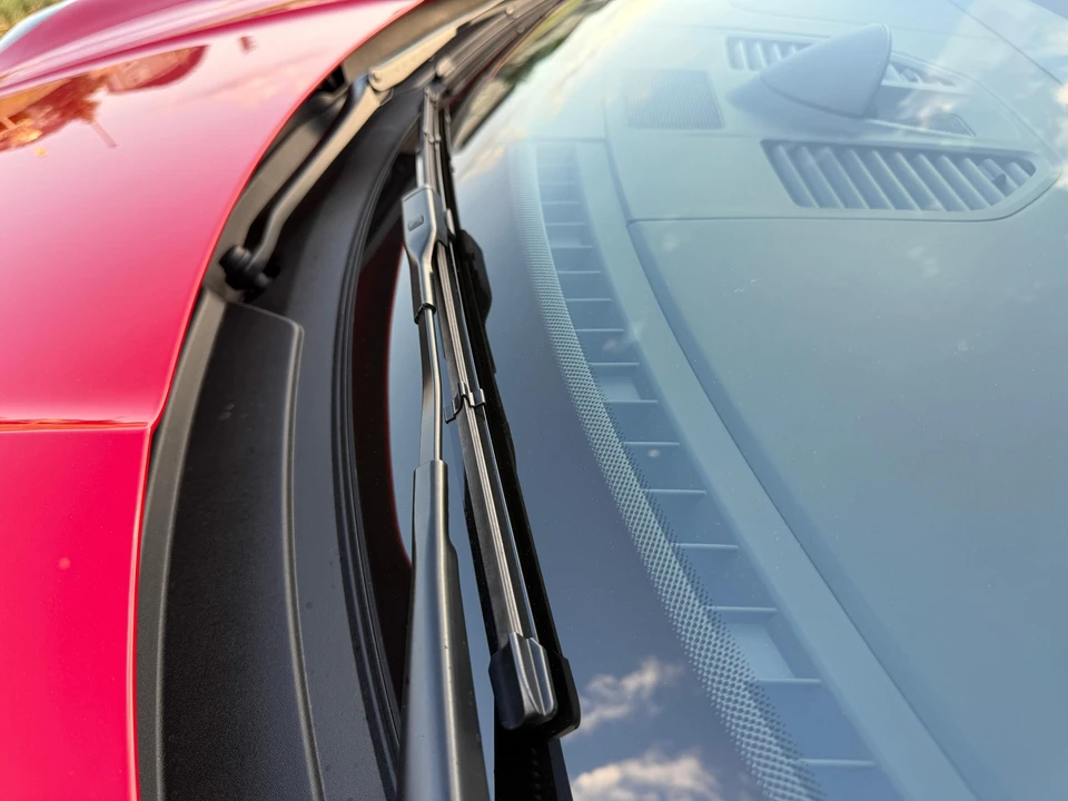 2025 Porsche 992 Carrera - Image 20 of 31
