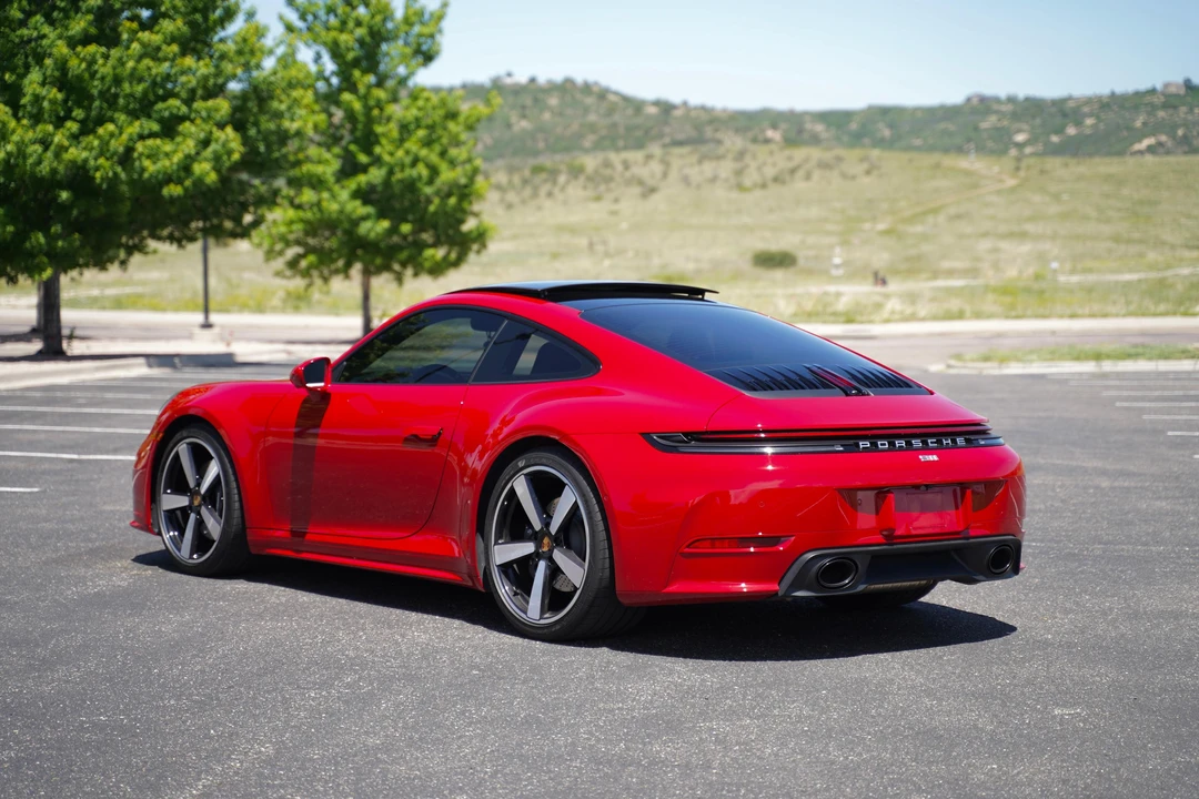 2025 Porsche 992 Carrera - Image 7 of 31