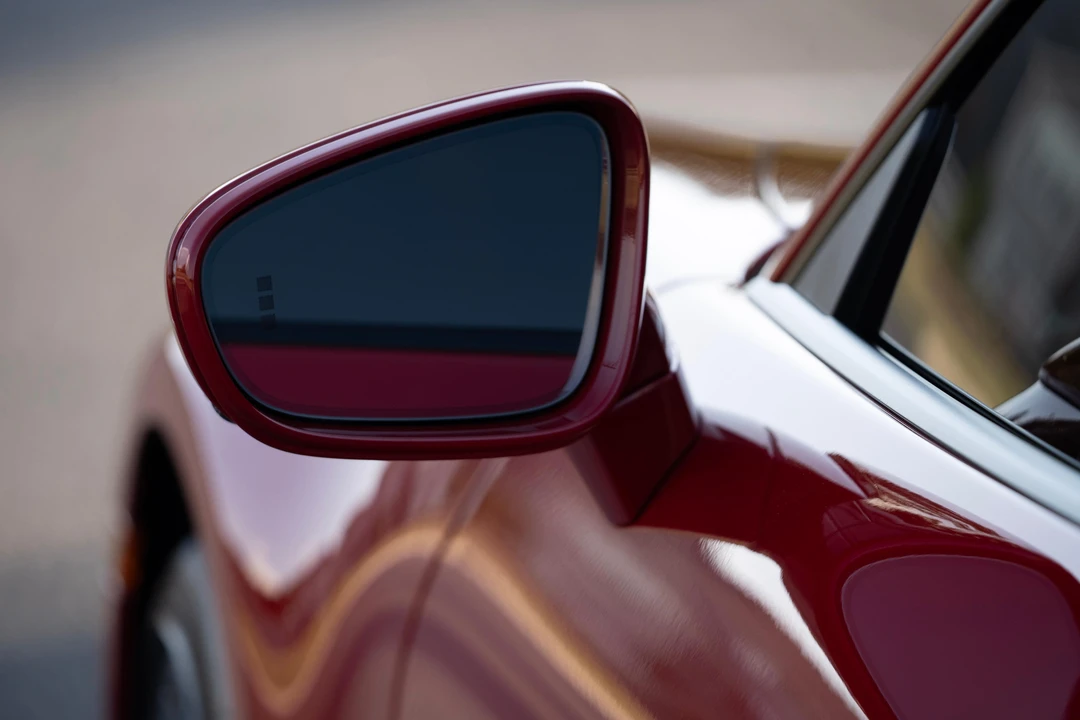 2025 Porsche 992 Carrera - Image 23 of 31
