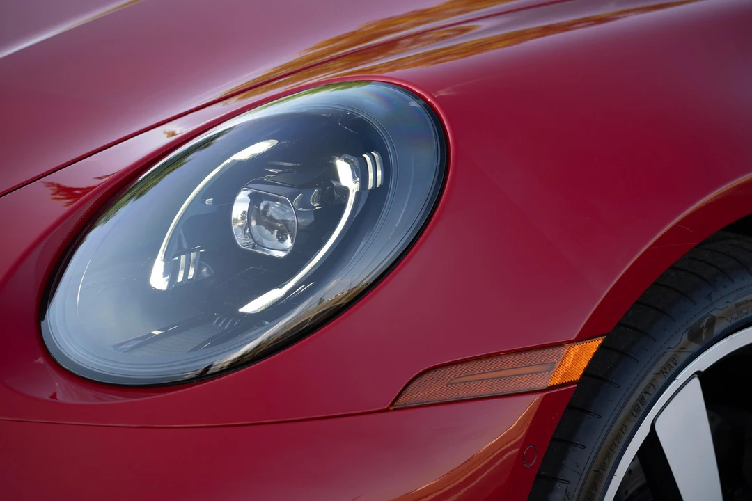2025 Porsche 992 Carrera - Image 16 of 31