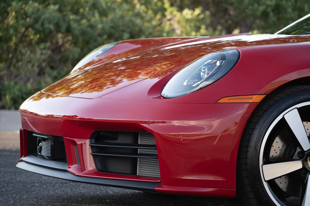 2025 Porsche 992 Carrera - Image 18 of 31