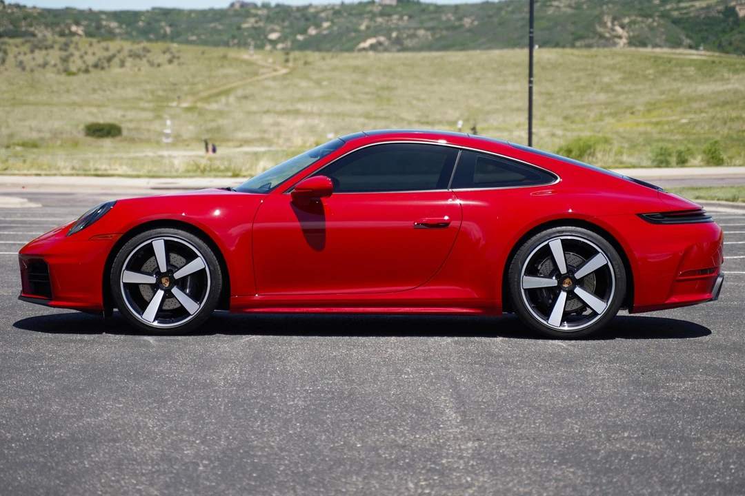 2025 Porsche 992 Carrera - Image 3 of 31