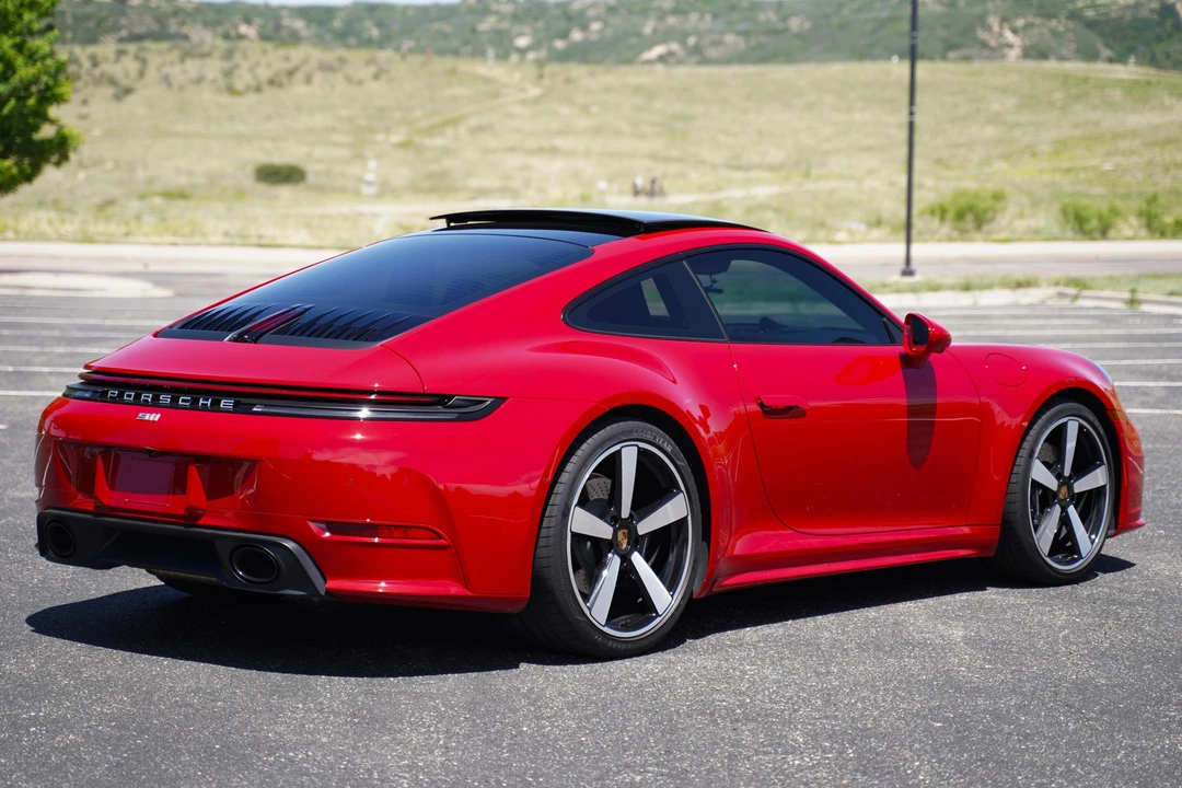 2025 Porsche 992 Carrera - Image 4 of 31