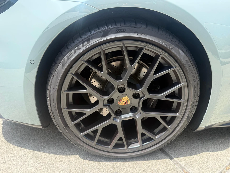 2025 Porsche 992 Carrera - Image 28 of 31