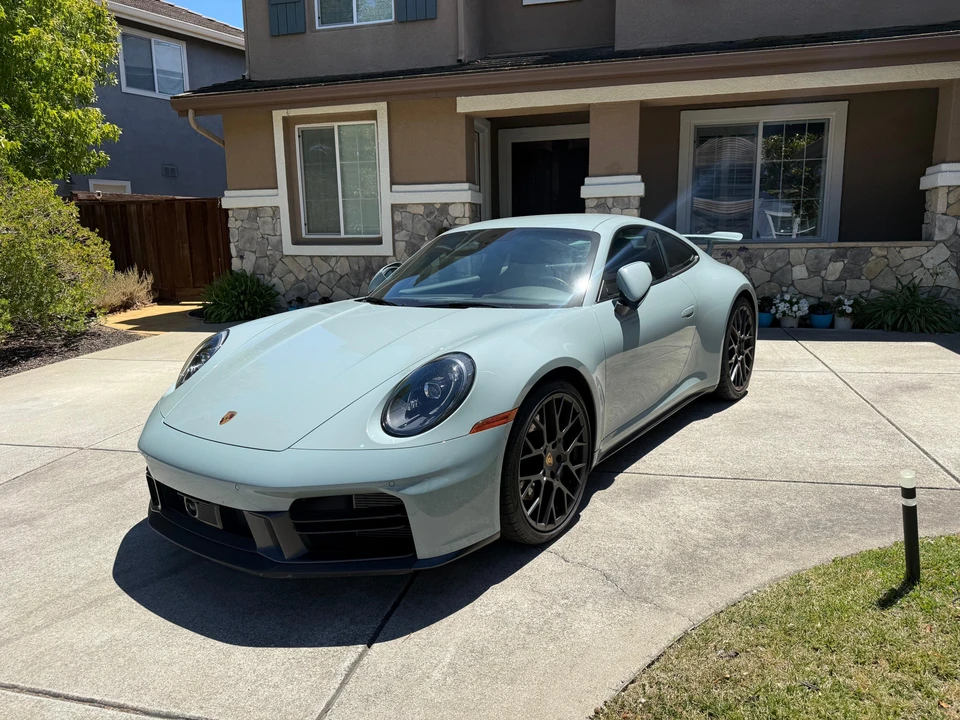 2025 Porsche 992 Carrera - Image 6 of 31