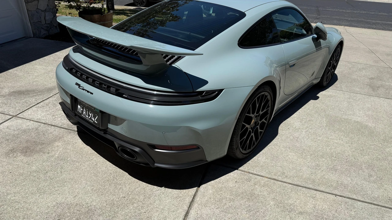 2025 Porsche 992 Carrera - Image 22 of 31