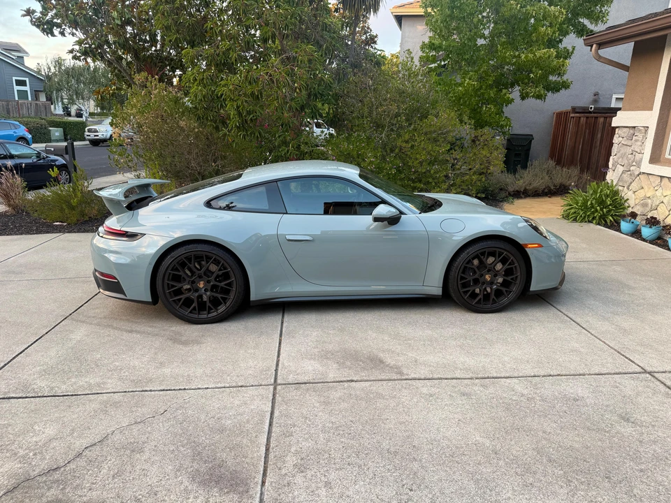 2025 Porsche 992 Carrera - Image 14 of 31
