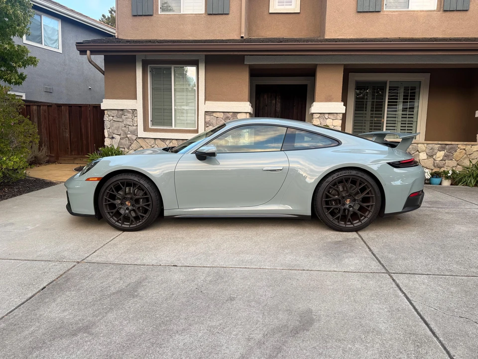 2025 Porsche 992 Carrera - Image 9 of 31