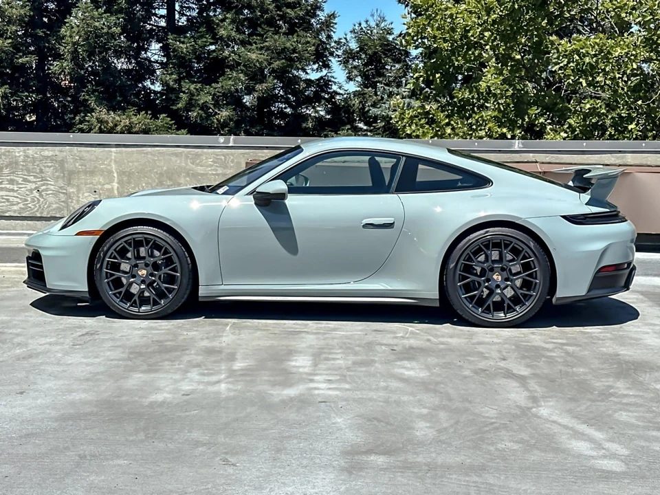 2025 Porsche 992 Carrera - Image 10 of 31