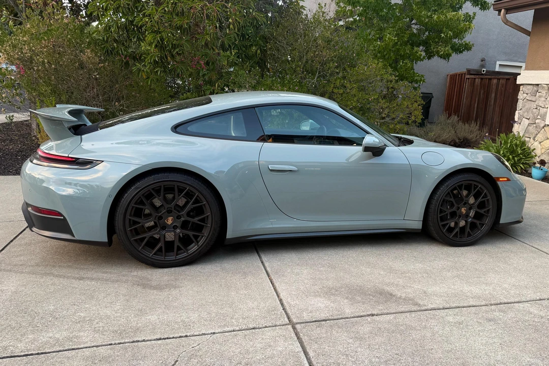 2025 Porsche 992 Carrera - Image 3 of 31