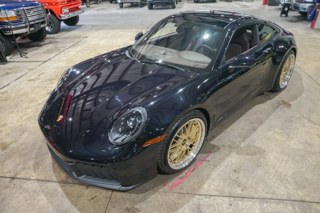 2025 Porsche 992 Carrera GTS - Image 15 of 31