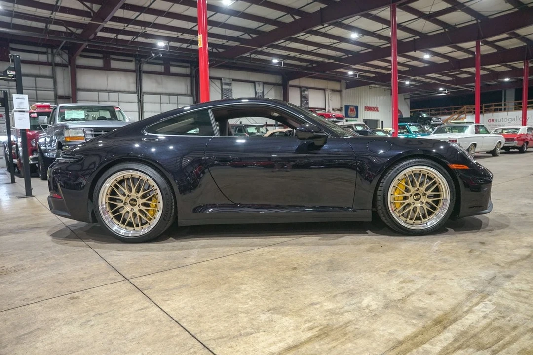 2025 Porsche 992 Carrera GTS - Image 10 of 31