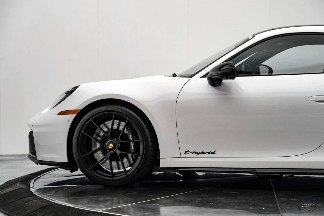 2025 Porsche 992 Carrera GTS - Image 7 of 12