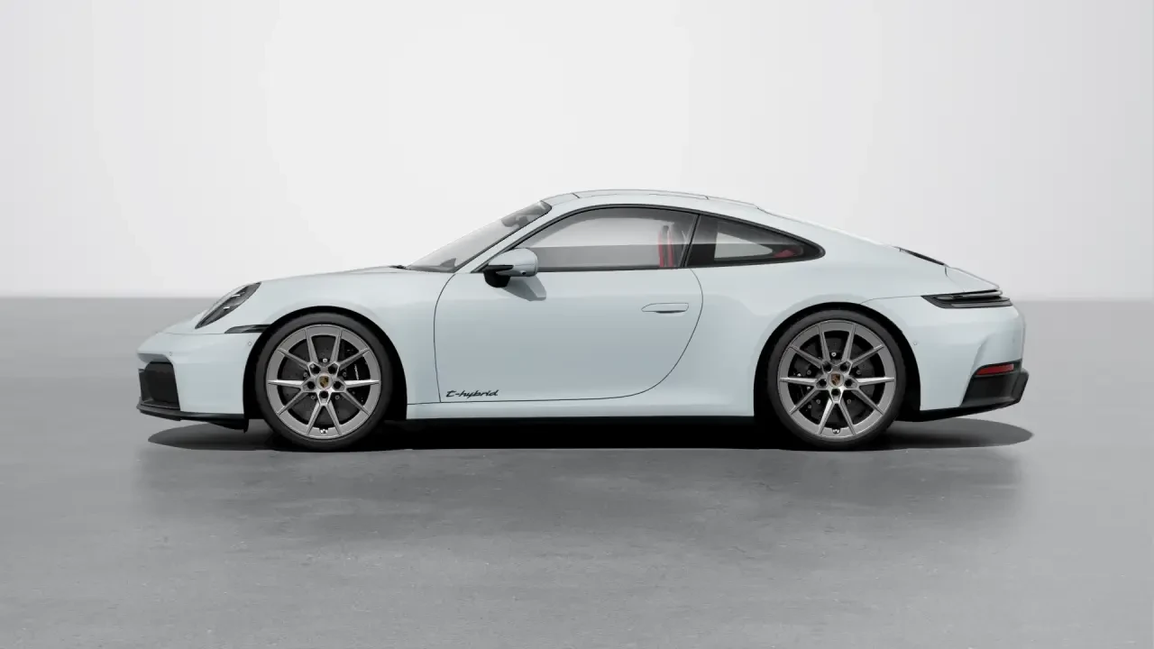2025 Porsche 992 Carrera GTS - Image 16 of 31