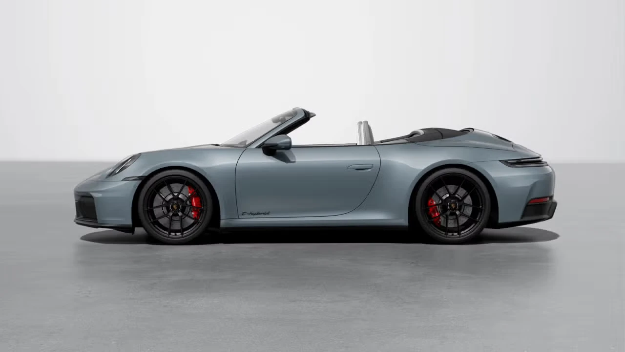 2025 Porsche 911 - Image 13 of 31
