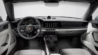 2025 Porsche 911 - Image 26 of 31