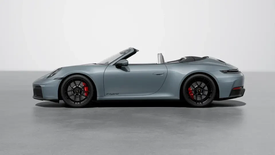 2025 Porsche 911 - Image 16 of 31
