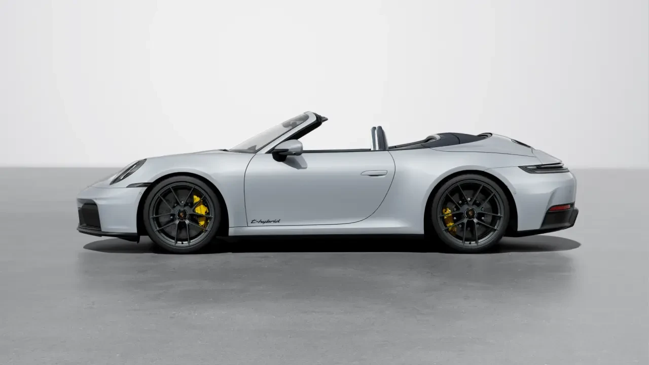 2025 Porsche 992 Carrera GTS - Image 17 of 21