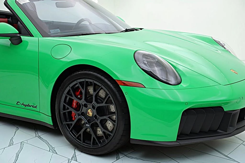 2025 Porsche 992 Carrera GTS - Image 17 of 31