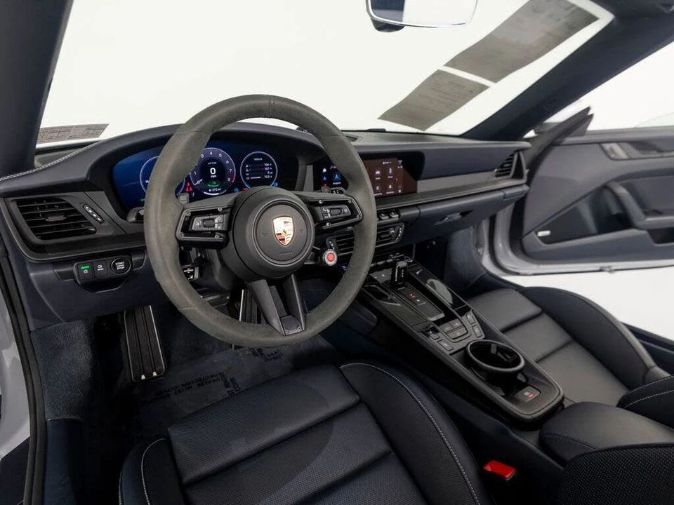 2025 Porsche 992 Carrera GTS - Image 4 of 31