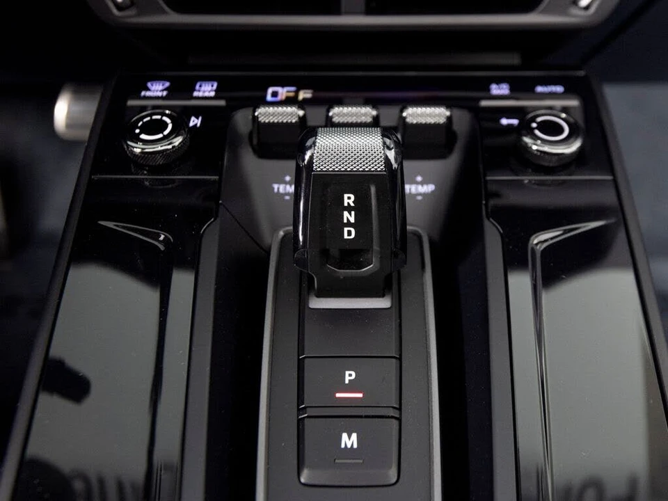 2025 Porsche 992 Carrera GTS - Image 27 of 31
