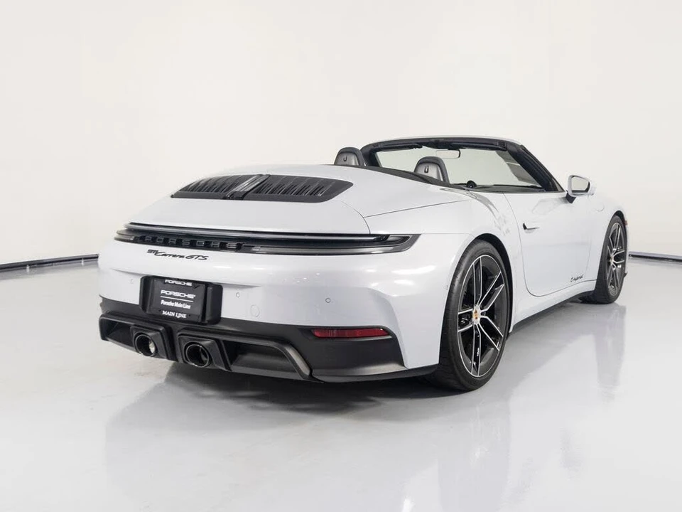 2025 Porsche 992 Carrera GTS - Image 11 of 31