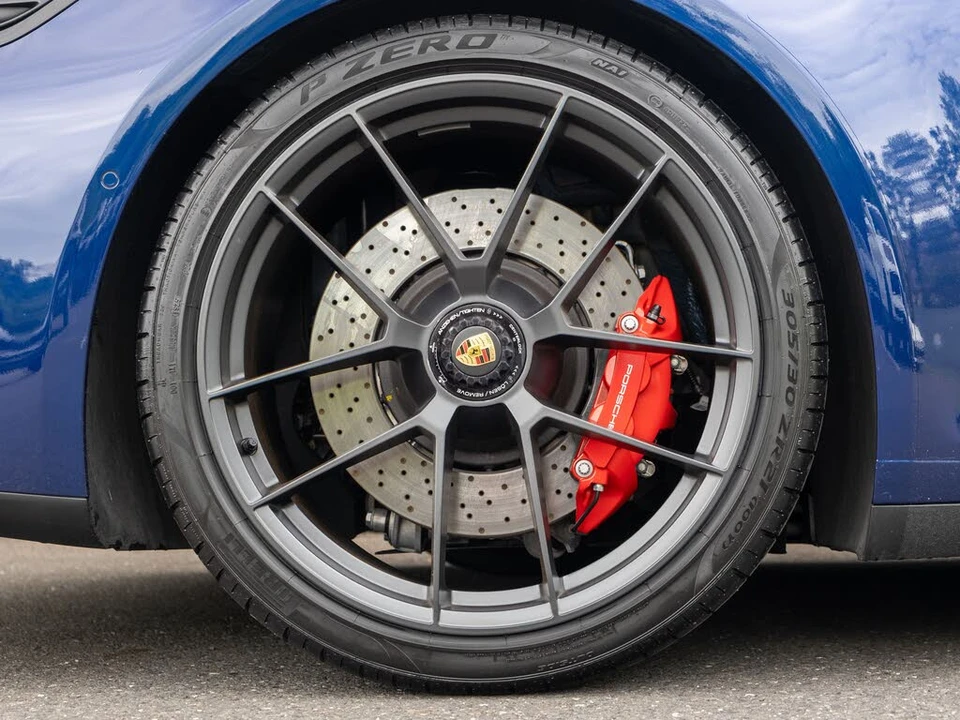 2025 Porsche 992 Carrera GTS - Image 14 of 31