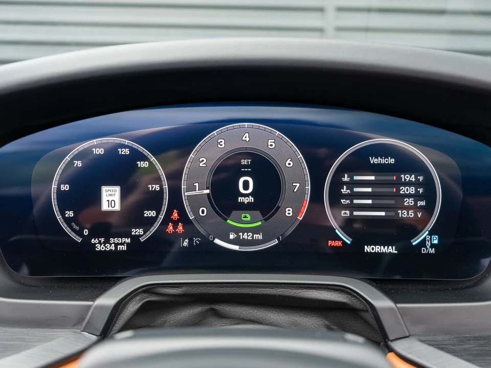 2025 Porsche 992 Carrera GTS - Image 27 of 31